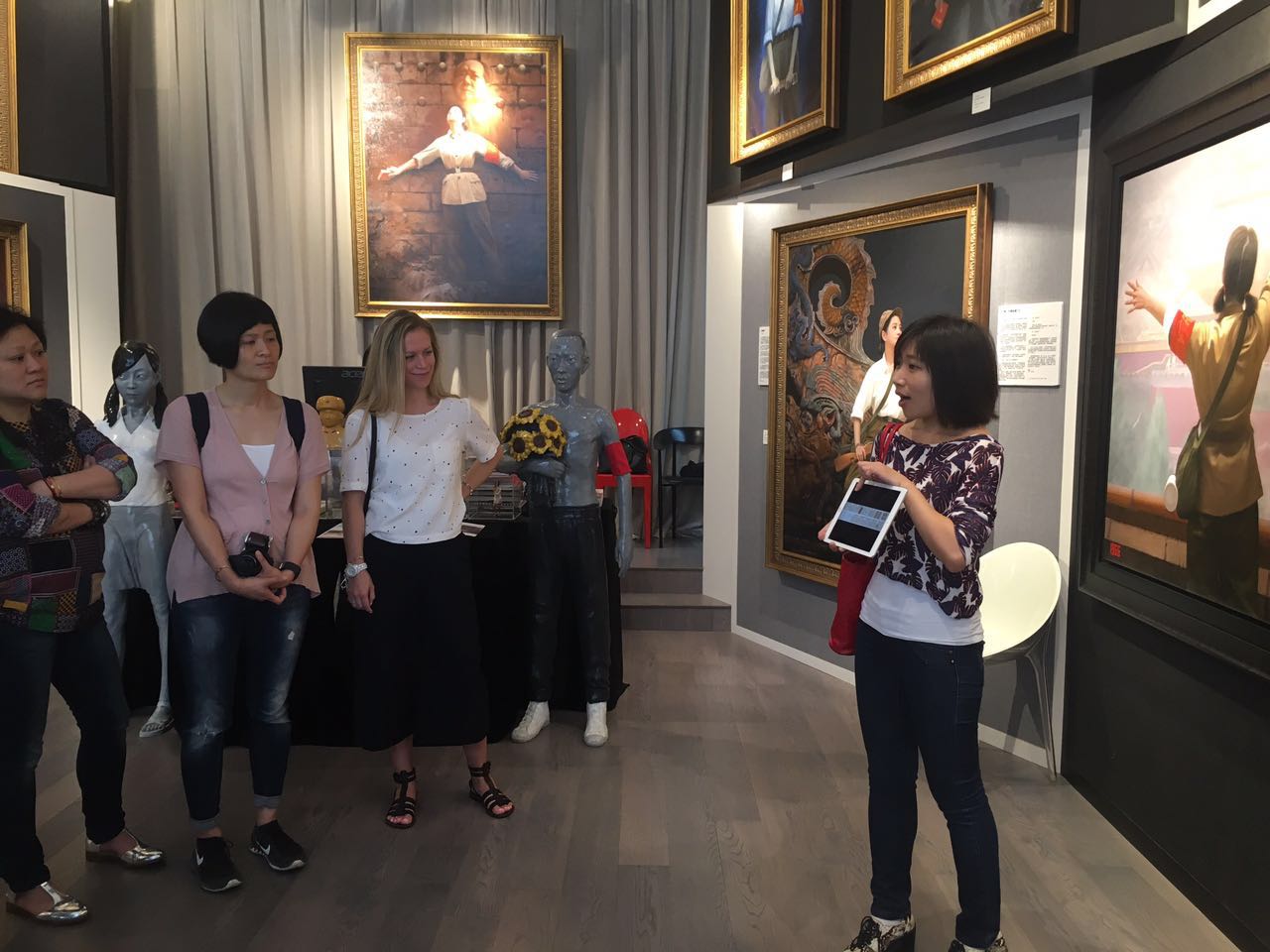 Central Gallery Tour in English or Chinese - Photo 1 of 5